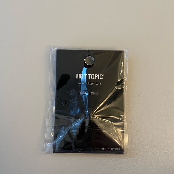 Skull Ramen Enamel Pin - Picture 2 of 2